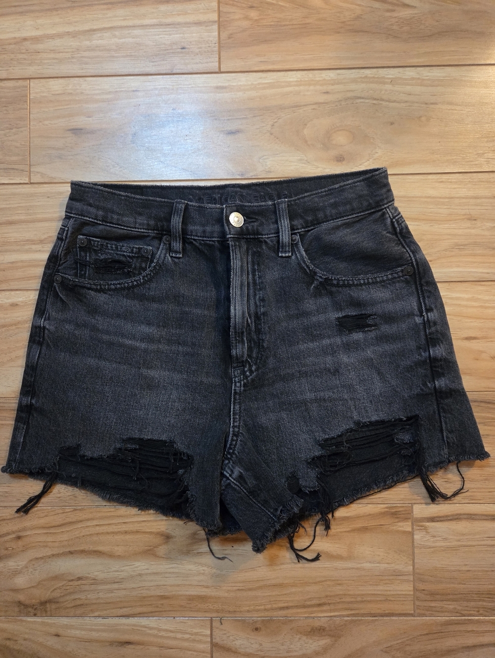 American Eagle Highest Rise 90s Boyfriend Shorts Distressed Size 4 in Black